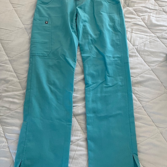 Figs Small, Regular Neon Blue Kade Cargo Scrub Pants - Picture 2 of 2